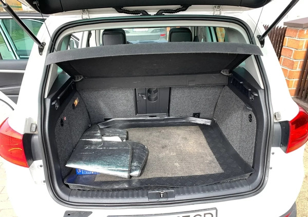 Volkswagen Tiguan cena 49900 przebieg: 198797, rok produkcji 2012 z Wojcieszów małe 326